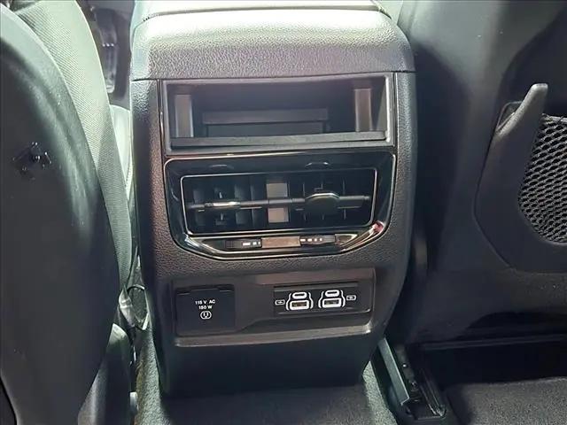 2022 Jeep Grand Cherokee Altitude 4x2