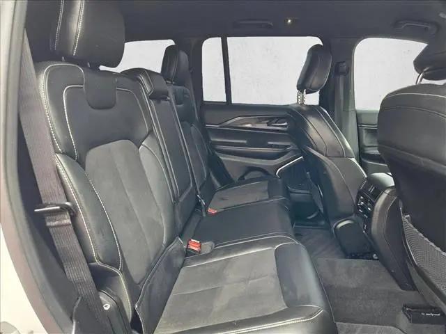 2022 Jeep Grand Cherokee Altitude 4x2
