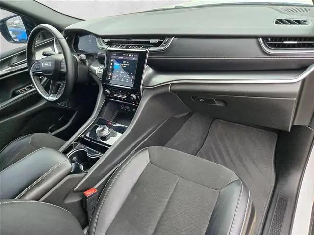 2022 Jeep Grand Cherokee Altitude 4x2