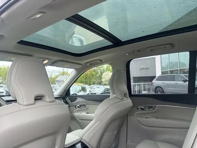 2024 Volvo XC90 Recharge T8 Plus Bright Theme 7-Seater