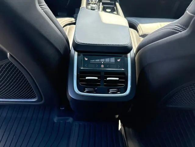 2023 Volvo XC90 B6 Ultimate 7-Seater