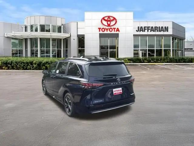 2026 Toyota Sienna Platinum