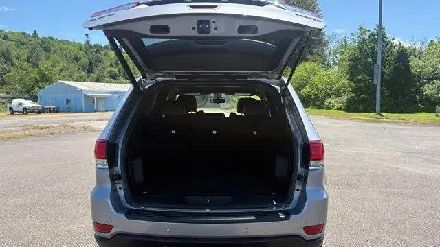 2021 Jeep Grand Cherokee Laredo X 4x4