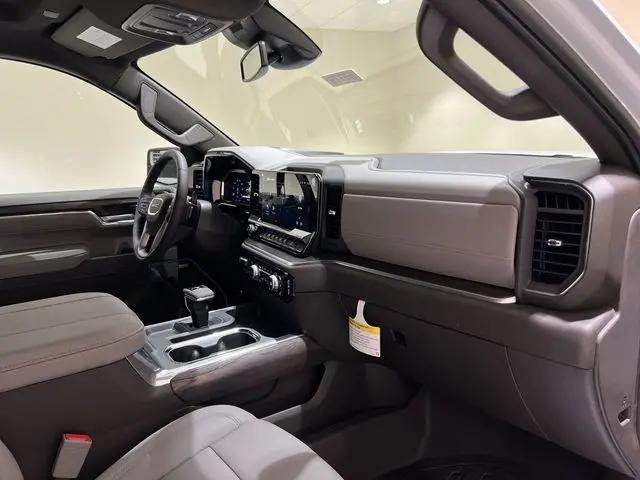 2026 GMC Sierra 1500 Crew Cab, Short Bed, SLT, 4WD