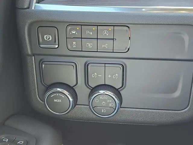 2026 Chevrolet Suburban Premier, RWD