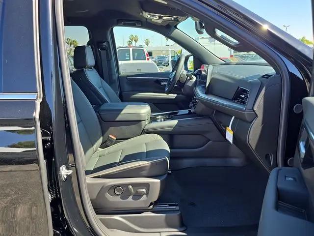 2026 Chevrolet Suburban Premier, RWD