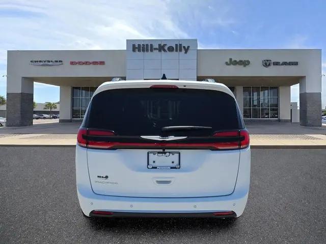 2026 Chrysler Pacifica Pinnacle