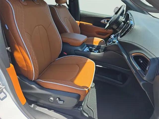 2026 Chrysler Pacifica Pinnacle