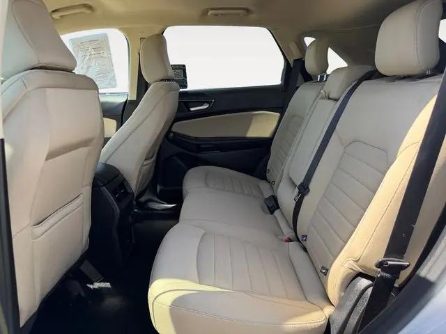 2021 Ford Edge SE