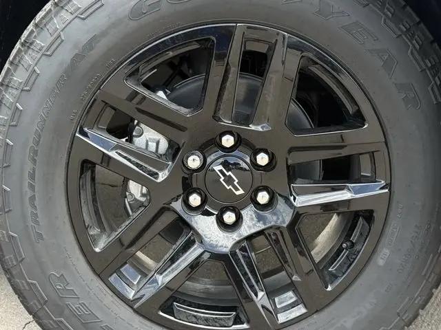 2026 Chevrolet Silverado 1500 4WD Crew Cab Short Bed High Country