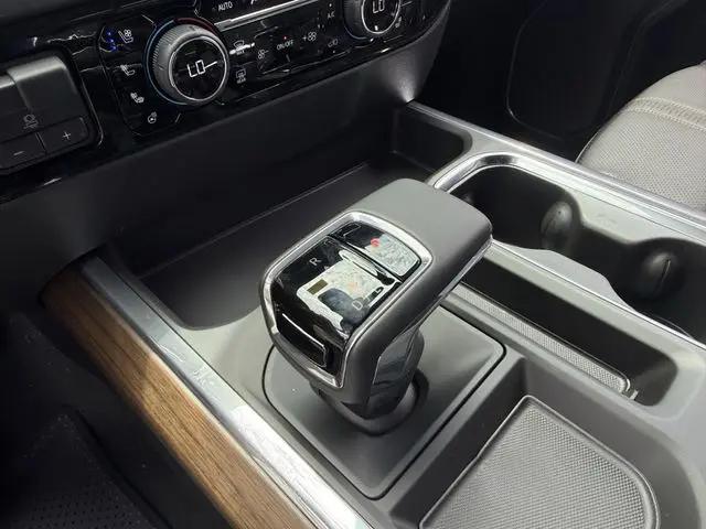 2026 Chevrolet Silverado 1500 4WD Crew Cab Short Bed High Country
