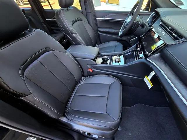 2026 Jeep Grand Cherokee Limited Reserve