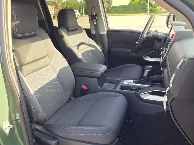 2026 Nissan Frontier Crew Cab SV 4x2