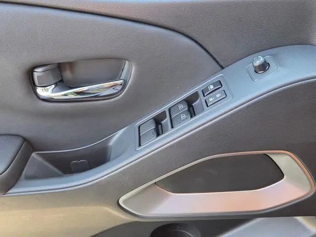 2026 Nissan Frontier Crew Cab SV 4x2