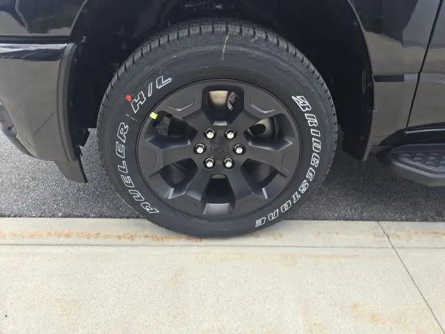 2026 Ram 1500 Express Crew Cab 4x4 5'7" Box