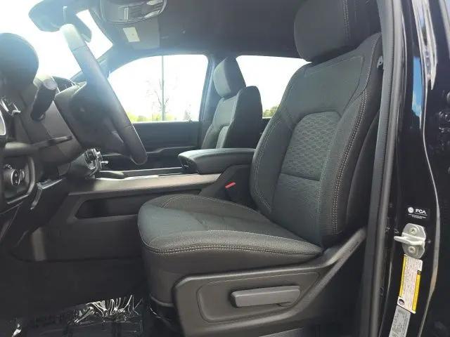 2026 Ram 1500 Express Crew Cab 4x4 5'7" Box