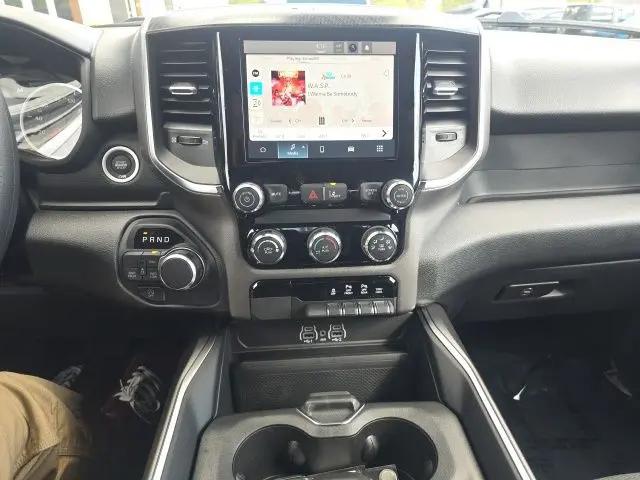 2026 Ram 1500 Express Crew Cab 4x4 5'7" Box