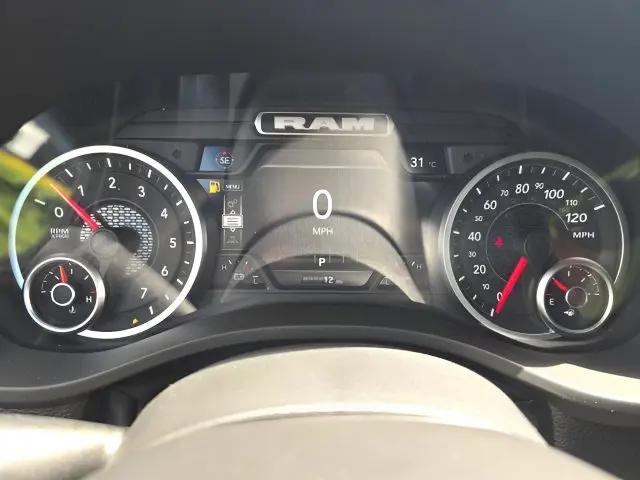 2026 Ram 1500 Express Crew Cab 4x4 57 Box