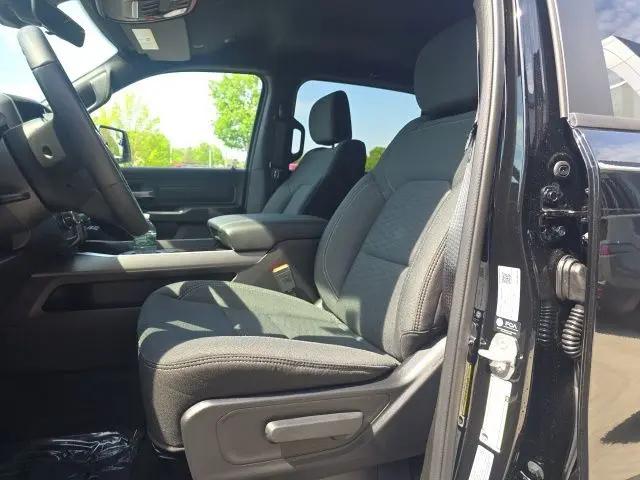 2026 Ram 1500 Express Crew Cab 4x4 5'7" Box