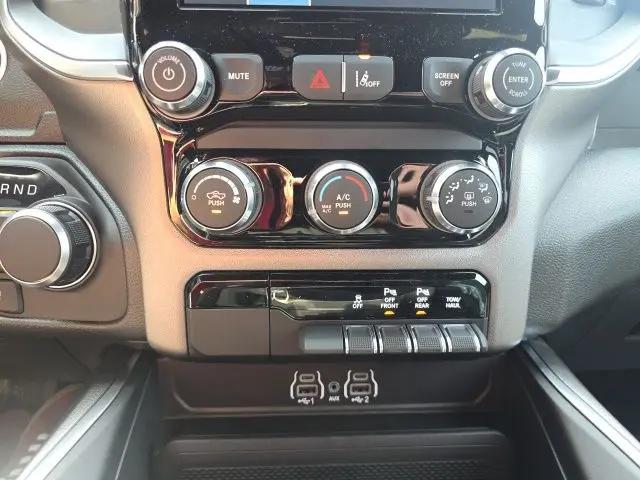 2026 Ram 1500 Express Crew Cab 4x4 5'7" Box