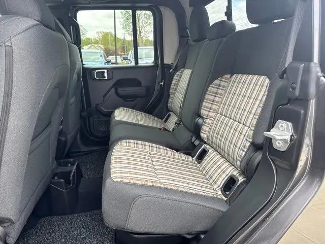 2026 Jeep Gladiator Sport