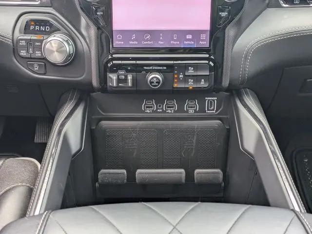 2025 Ram 1500 Limited Crew Cab 4x4 5'7" Box