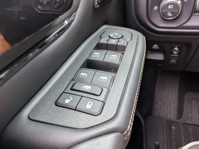 2025 Ram 1500 Limited Crew Cab 4x4 5'7" Box