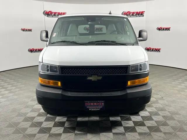 2022 Chevrolet Express Passenger RWD 3500 Regular Wheelbase LS