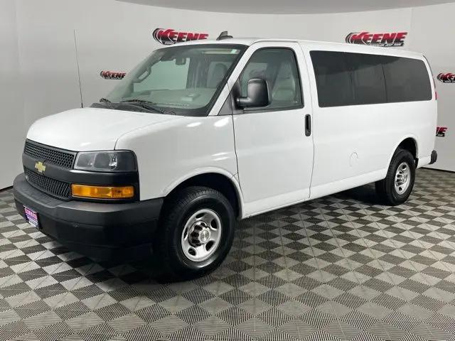 2022 Chevrolet Express Passenger RWD 3500 Regular Wheelbase LS