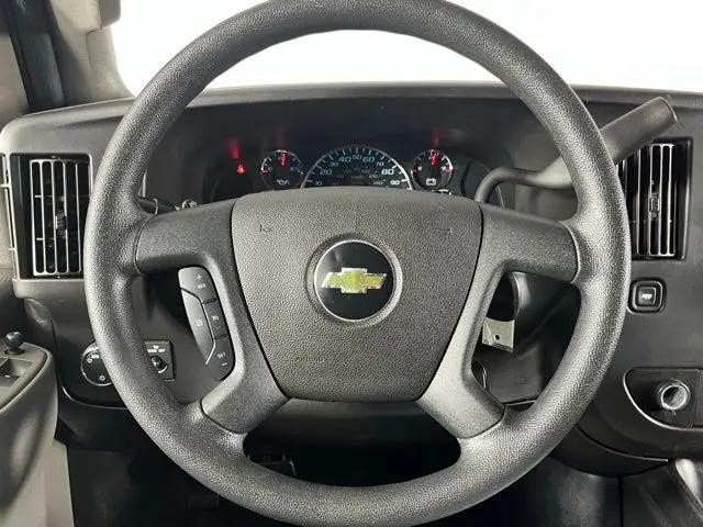 2022 Chevrolet Express Passenger RWD 3500 Regular Wheelbase LS