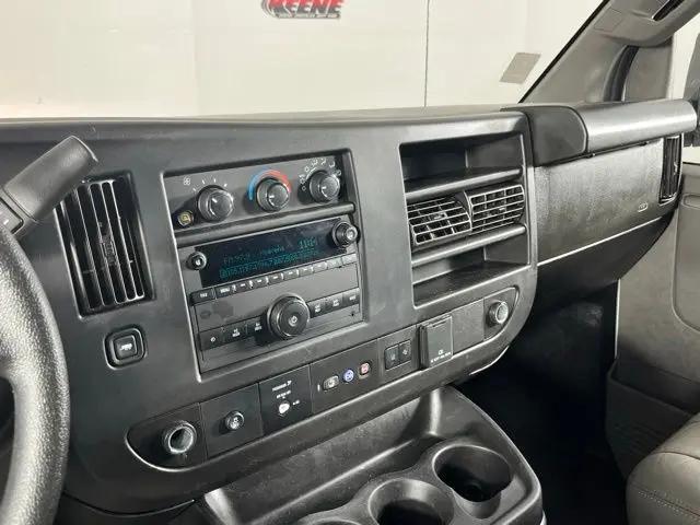 2022 Chevrolet Express Passenger RWD 3500 Regular Wheelbase LS