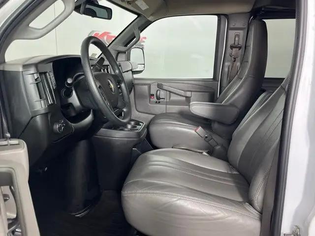 2022 Chevrolet Express Passenger RWD 3500 Regular Wheelbase LS