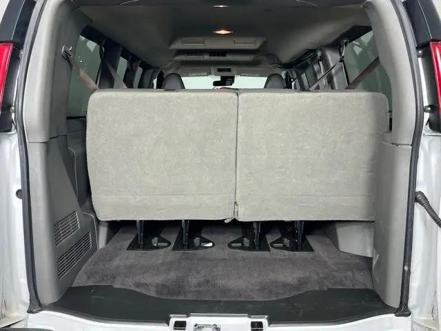 2022 Chevrolet Express Passenger RWD 3500 Regular Wheelbase LS