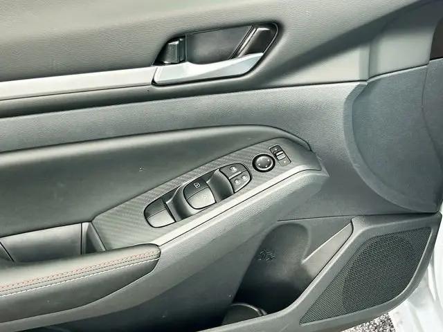 2026 Nissan Altima SR FWD