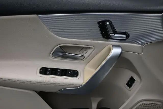 2019 Mercedes-Benz A 220 A 220