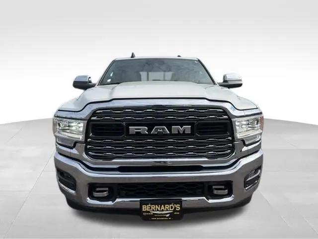 2022 Ram 3500 Limited Crew Cab 4x4 8' Box