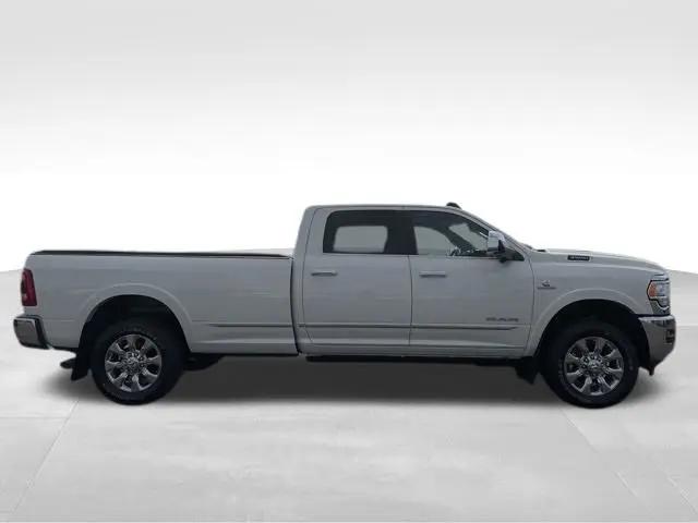 2022 Ram 3500 Limited Crew Cab 4x4 8' Box