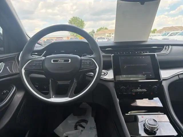 2023 Jeep Grand Cherokee L Altitude 4x4