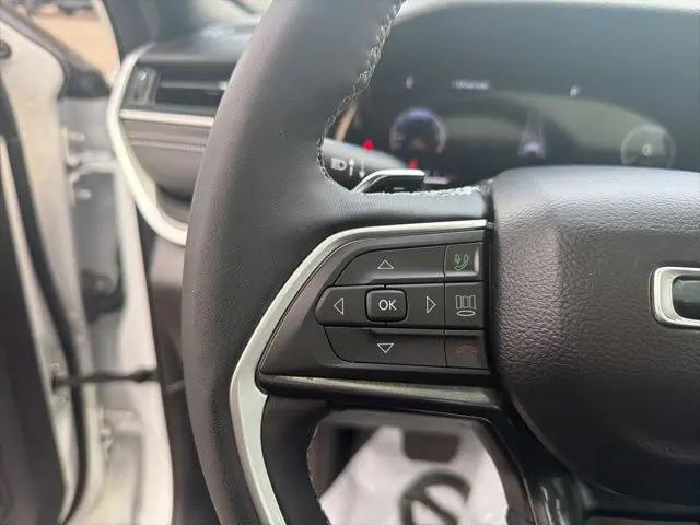 2023 Jeep Grand Cherokee L Altitude 4x4