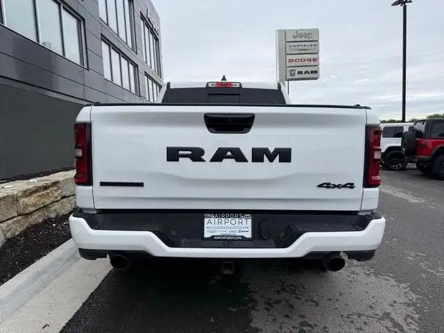 2025 Ram 1500 Big Horn Crew Cab 4x4 5'7" Box