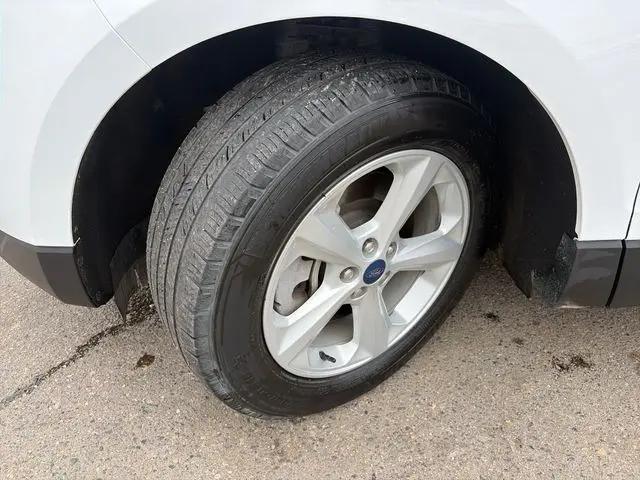 2022 Ford Edge SE