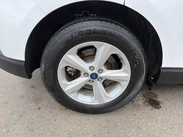 2022 Ford Edge SE