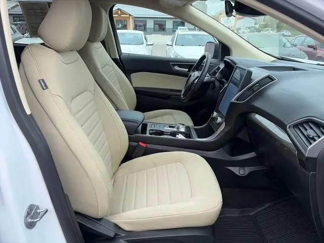 2022 Ford Edge SE