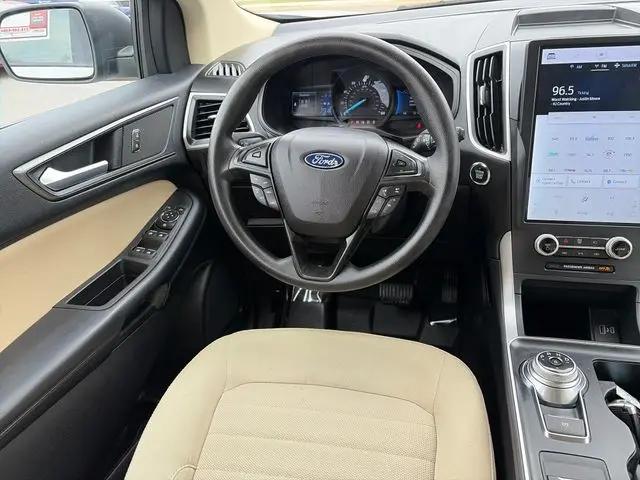2022 Ford Edge SE