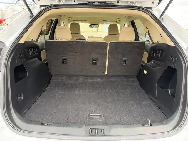 2022 Ford Edge SE