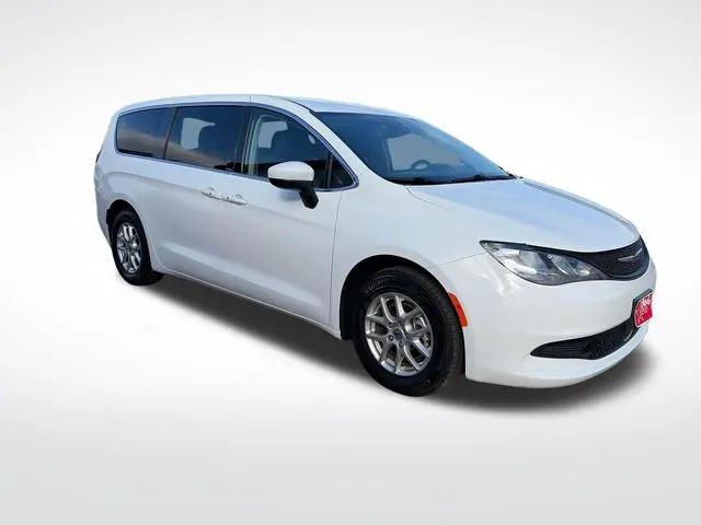 2023 Chrysler Voyager LX