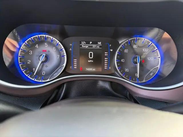 2023 Chrysler Voyager LX