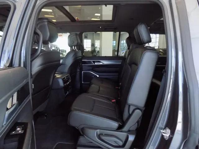 2024 Jeep Wagoneer Series II Carbide 4x4