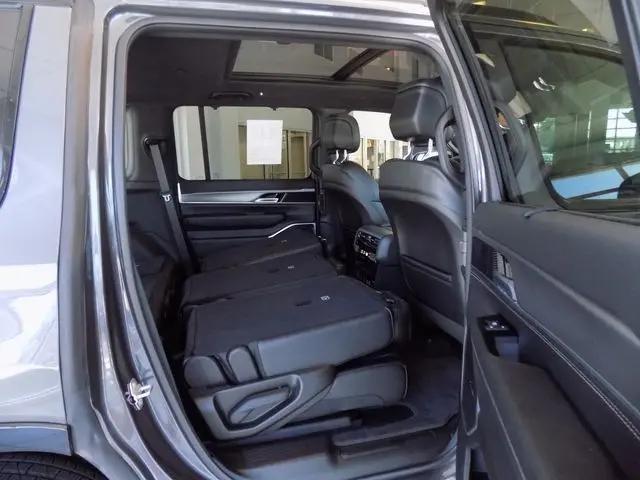 2024 Jeep Wagoneer Series II Carbide 4x4