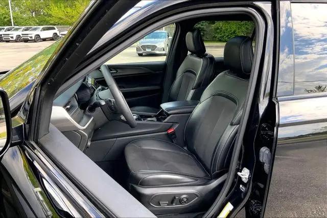 2023 Jeep Grand Cherokee L Altitude 4x4
